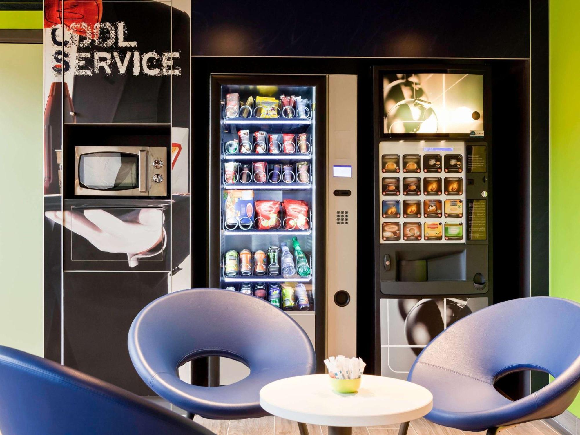 Ibis Budget Pontault Combault Rn4 Marne La Vallee Exterior foto